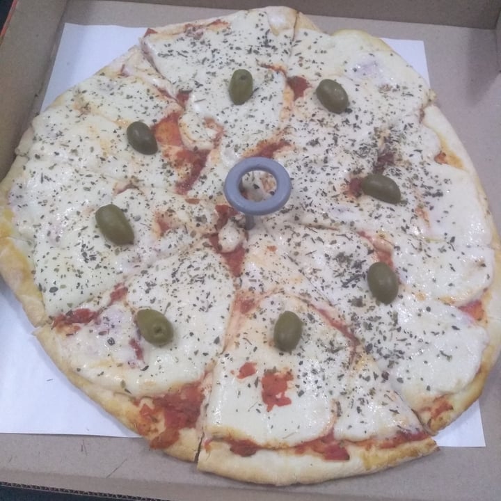 photo of Empanadas de 10 Pizza de Muzzarella a la piedra shared by @solanacarella on  30 Oct 2020 - review