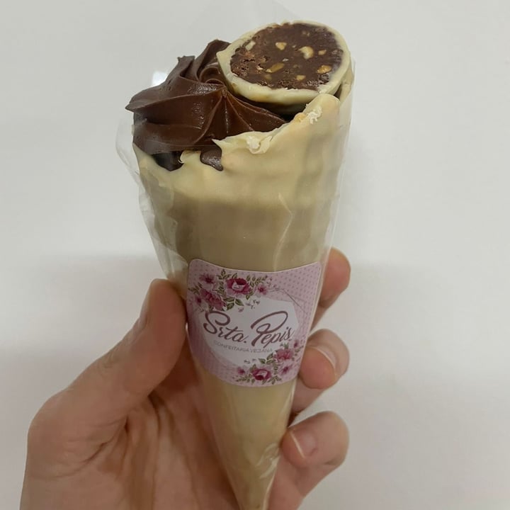 photo of Senhorita Pepis Cone de Ouro Branco shared by @pssthler on  23 Sep 2022 - review