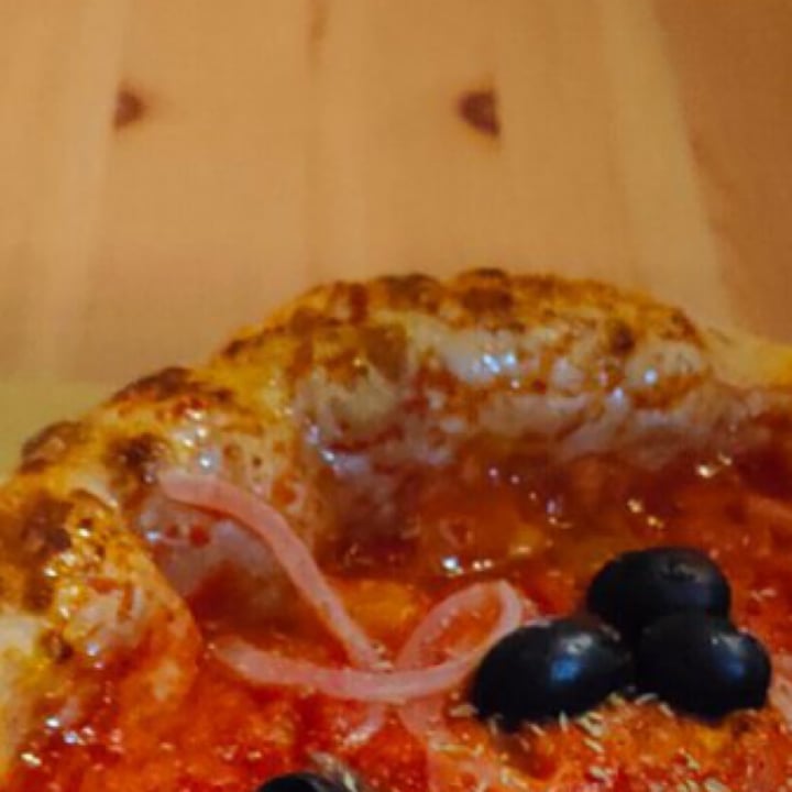 photo of Zapap Pratello Pizza con cipolle e olive shared by @pimlico83 on  08 Dec 2021 - review