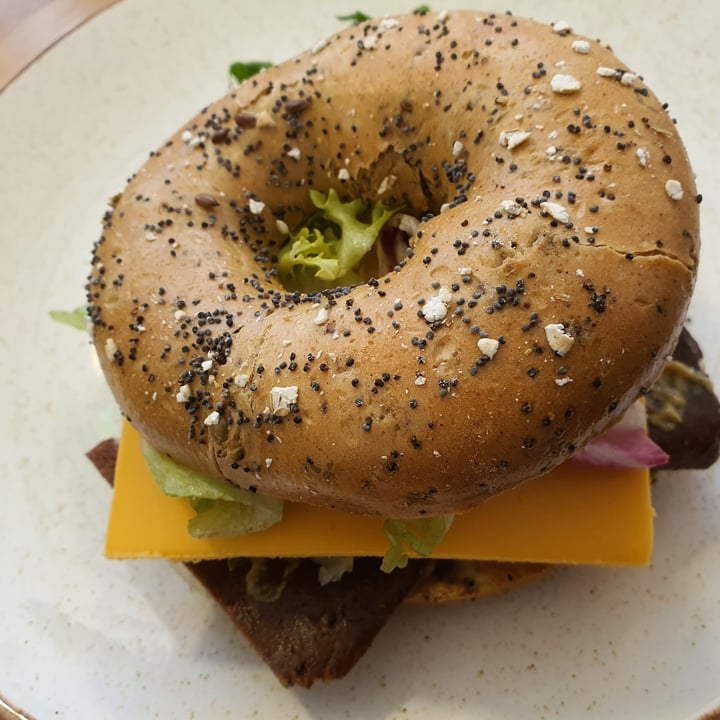 photo of 269 Vegan Perth Reuben Bagel shared by @reverse-eng-vegan on  27 Jul 2020 - review