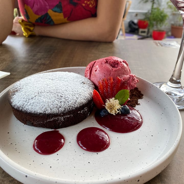 review photo of Violeta Restaurant Brownie con Helado shared by @mauricioserrano on 06 Dec 2020 - review