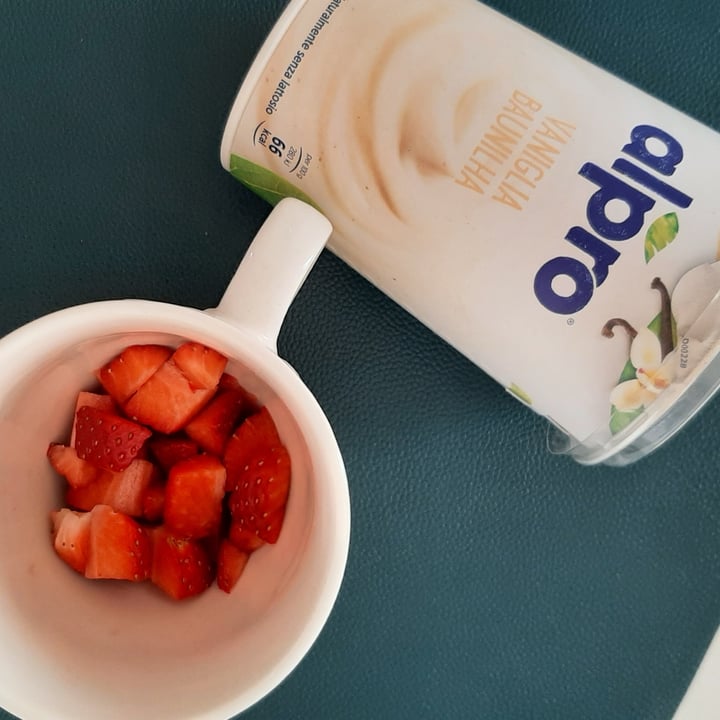 review photo of Alpro Vaniglia Baunilha Yogurt shared by @zingara on 16 Apr 2022 - review