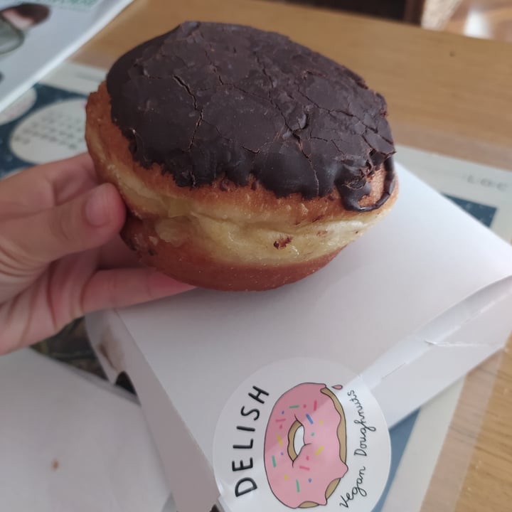 photo of Delish Vegan Doughnuts Boston Cream shared by @rociobuciegas on  15 Jun 2020 - review