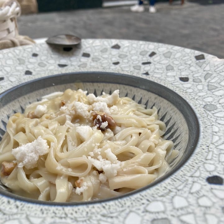 photo of La Veganesa Pasta con queso azul shared by @veganwildce on  28 Oct 2022 - review