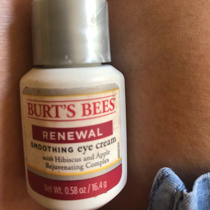 photo of Burt’s Bees Eye cream shared by @janacova on  17 Mar 2022 - review