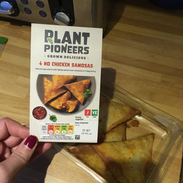 photo of Plant Pioneers No Chicken Samosas shared by @londonveganista on  25 Oct 2020 - review