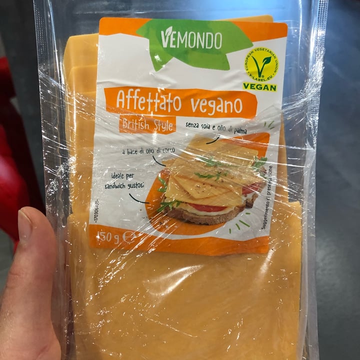 photo of Vemondo Affettato vegano British style shared by @lisasry on  01 Dec 2021 - review