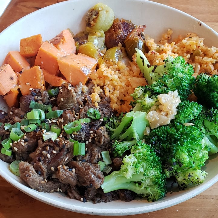 photo of Veggie Grill Kimchi Beef Bowl shared by @katiardz on  01 Jan 2022 - review