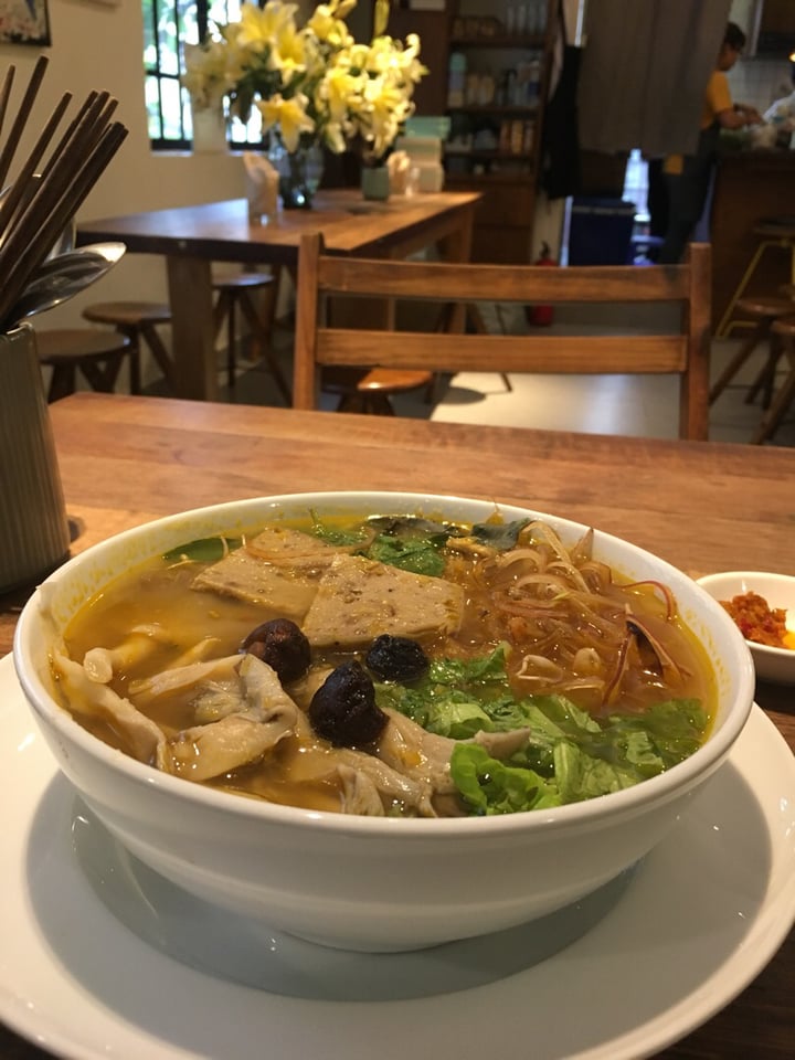 review photo of Măng's Mania Vegetarian Restaurant bún huế hen hò shared by @diana on 02 Mar 2019 - review