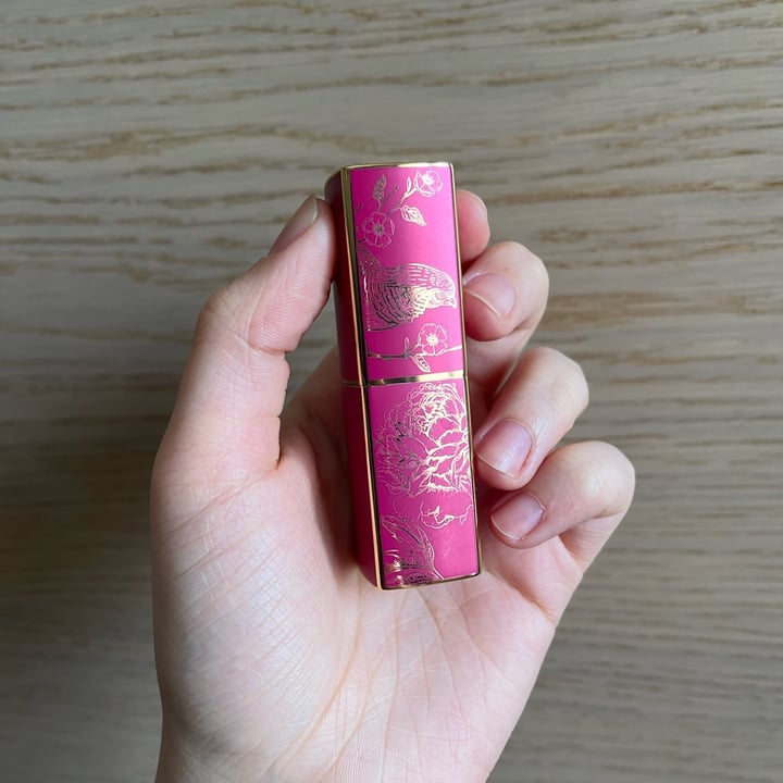 review photo of Kiko Milano Charming Escape Luxurious Matte Lipstick shared by @agnelliarianna on 29 Apr 2022 - review