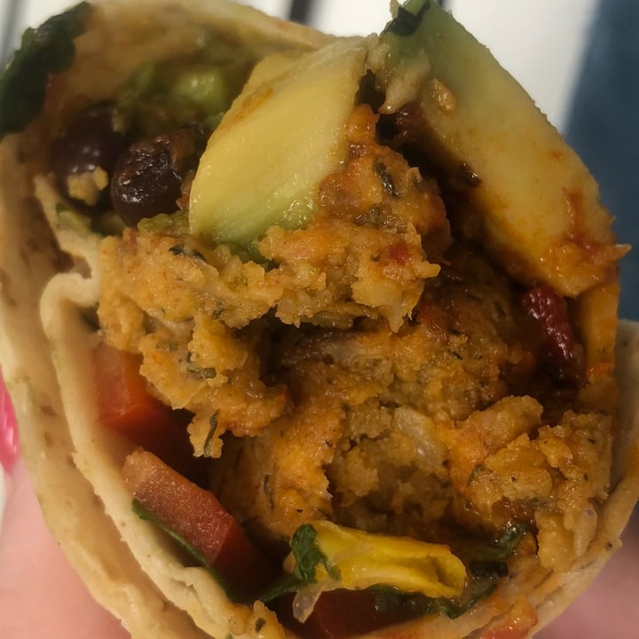 photo of Pret A Manger Falafel, Avo & Chipotle Salad Wrap shared by @izdaviz on  28 Jul 2022 - review