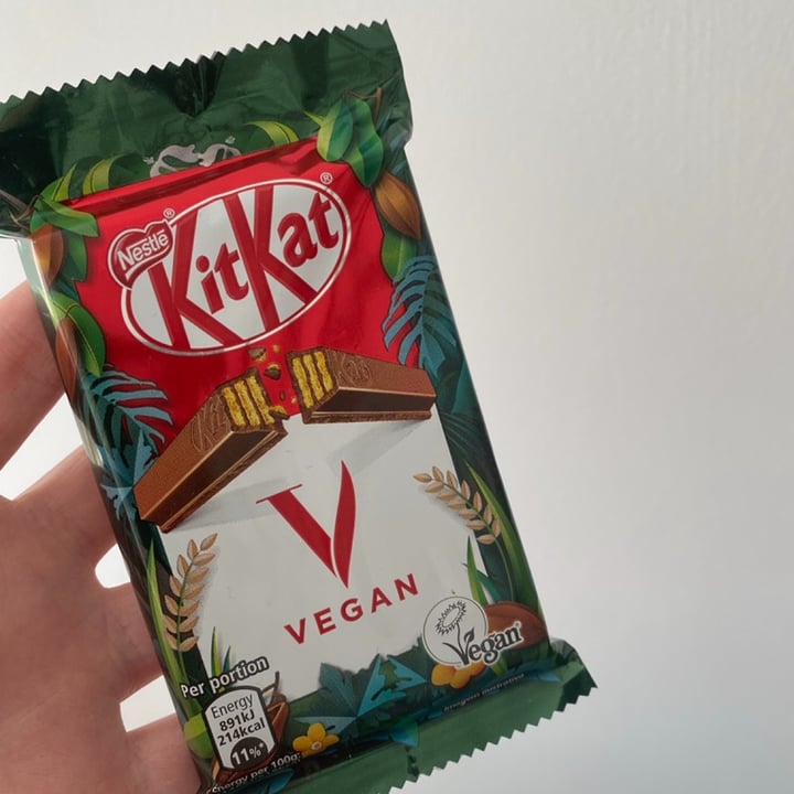 photo of Nestlé Kitkat Vegan shared by @martarodriguez13 on  14 Dec 2021 - review