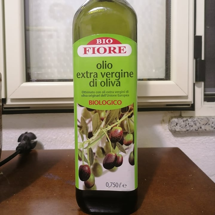 photo of Bio fiore Olio extra vergine di oliva biologico shared by @grifoneveganoferoce on  10 Sep 2021 - review