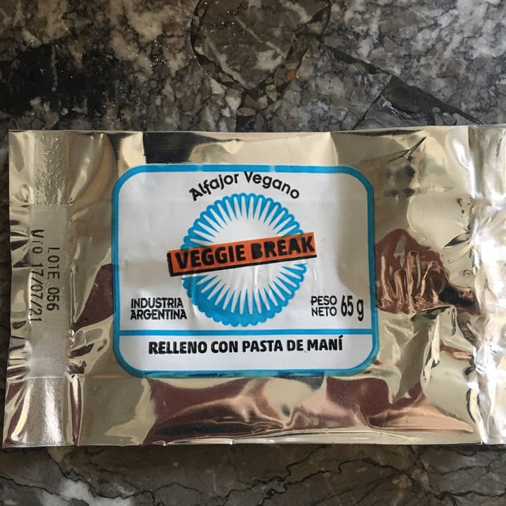 photo of Veggie Break Alfajor Vegano Relleno de Pasta de Mani shared by @maryoca on  24 Jun 2021 - review