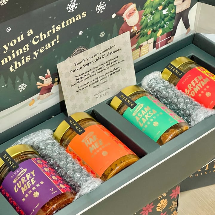 photo of Pinxin Vegan Signature Paste Limited Edition Christmas Gift Box shared by @princessmiharu on  27 Dec 2021 - review