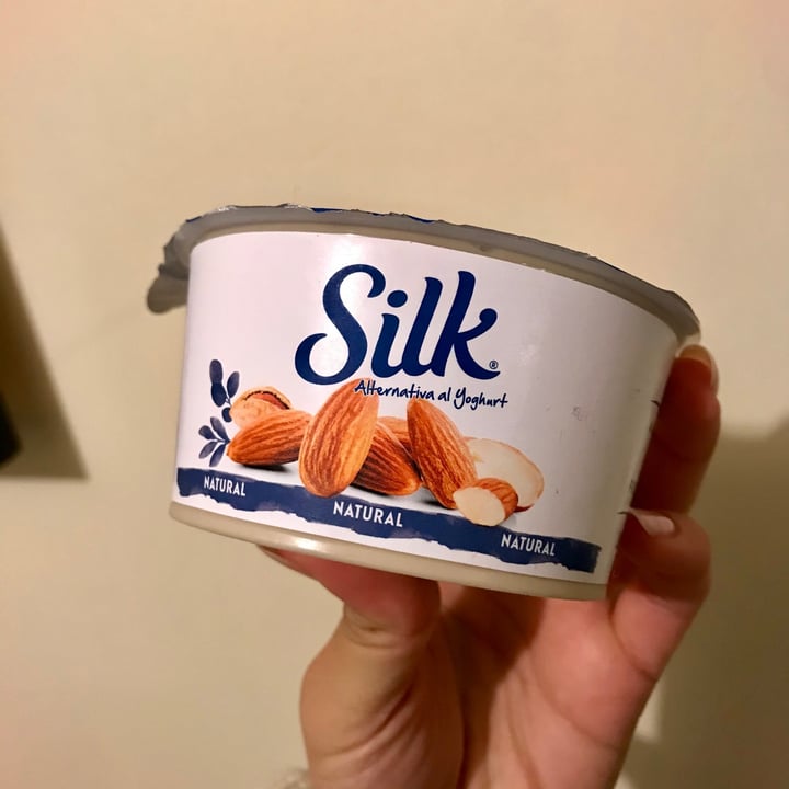 photo of Silk almond yogurt natural shared by @mariannasoto on  05 Feb 2021 - review