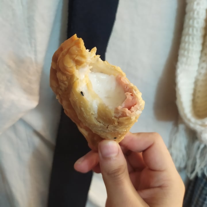 photo of Empanadas de 10 Empanada sabor Jamón y Queso shared by @jhvh on  31 May 2022 - review