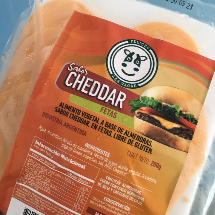 photo of Felices Las Vacas Queso Cheddar en Fetas shared by @cucumelo on  08 Aug 2021 - review