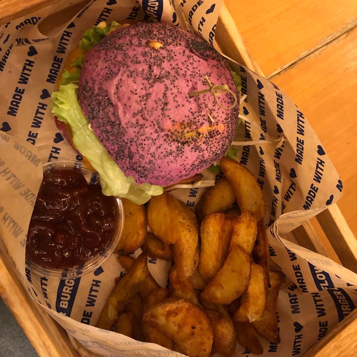 photo of Flower Burger Cheese cecio shared by @liucrifu on  24 Feb 2022 - review