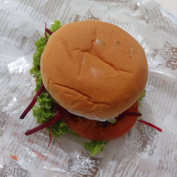 photo of VeganBurg Singapore Avocado Beetroot Burger shared by @vegananu on  22 Jun 2020 - review