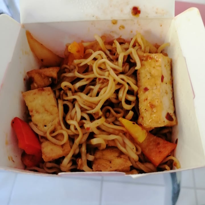 photo of Simply Asia - Somerset Mall Roasted Chilli Paste & Cashew Nut Noodles (514) Tofu Option shared by @nicoledupreez on  16 Jul 2020 - review