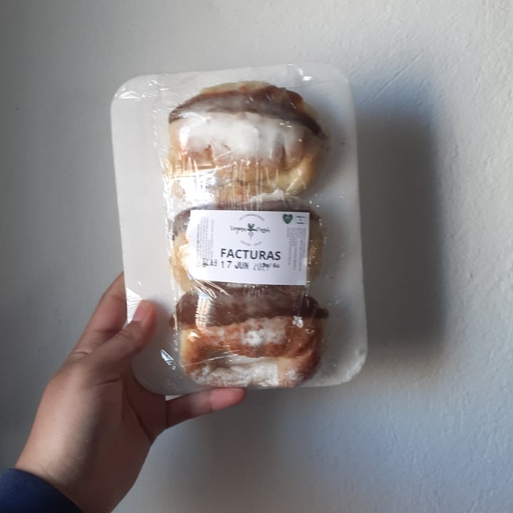 review photo of Vegan Pash Medialunas Con Ddl De Almendras shared by @zoemontiel on 17 Jun 2021 - review