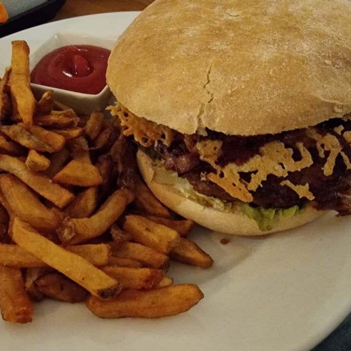 review photo of Green Flamingo Innsbruck Kevin Likes Bacon Burger shared by @marty97 on 28 Aug 2022 - review