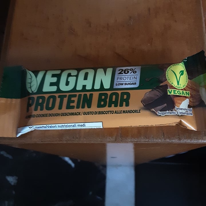 photo of Vegan Protein Bar  Almond Cookie Dough Geschmack / Gusto Di Biscotto Alle Mandorle shared by @mrpotato92antony on  01 Jul 2022 - review