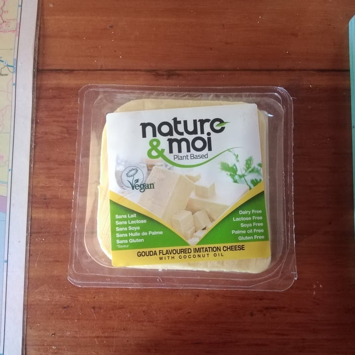 photo of Nature & Moi Gouda Flavoured Imitation Cheese Slices shared by @laurenbettyd on  18 Oct 2020 - review