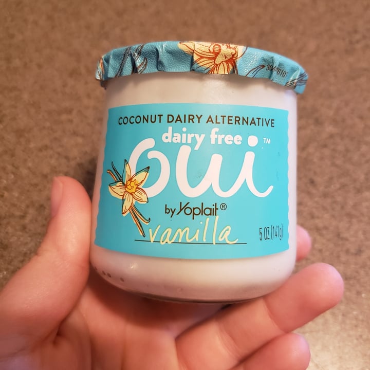 review photo of Yoplait Dairy Free Oui Vanilla shared by @lexiegoats on 26 May 2022 - review