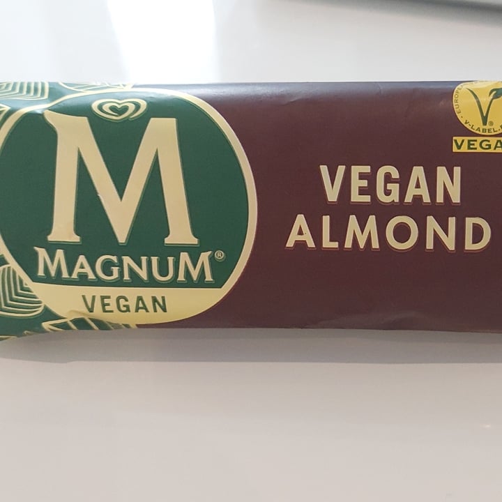 photo of Magnum Magnum Almendras Vegana shared by @boo3 on  10 Jun 2022 - review