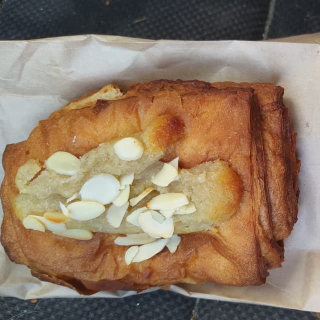 Foto do prato “Napolitana de crema”