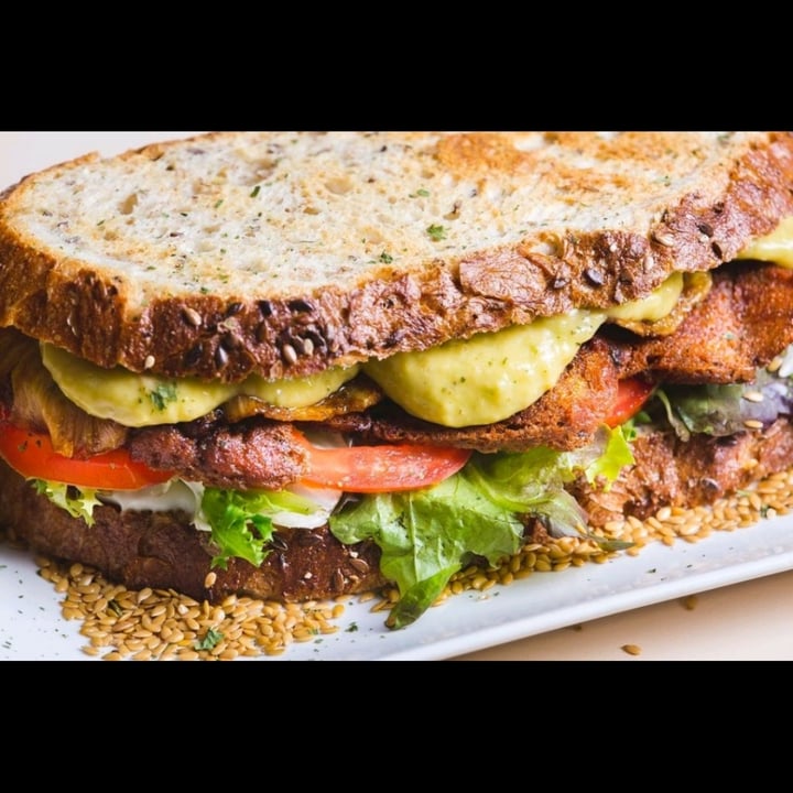 review photo of Bambú Sándwich De Seitán Y Piña shared by @serxoo on 30 Oct 2020 - review