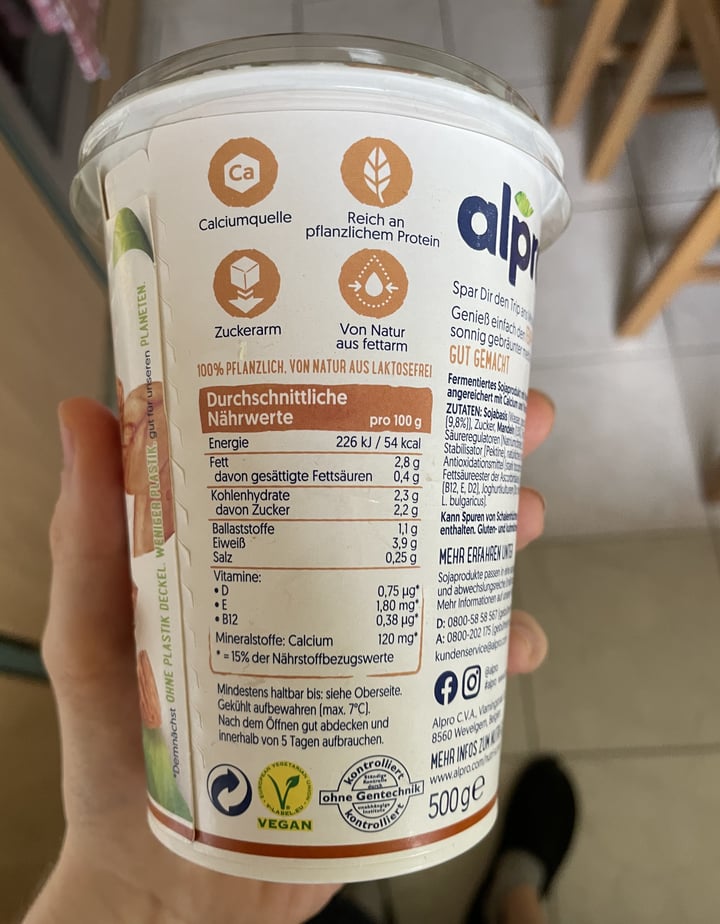 photo of Alpro Mandeljoghurt Natur shared by @tesario on  07 Jun 2021 - review