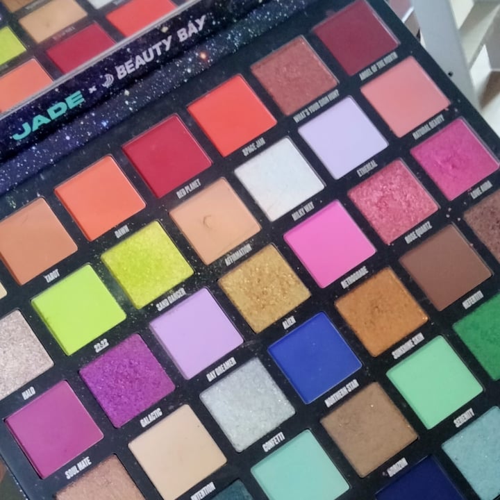 photo of Beauty Bay JADE THIRLWALL X BEAUTY BAY 42 COLOUR PALETTE shared by @cyckel on  27 Sep 2022 - review