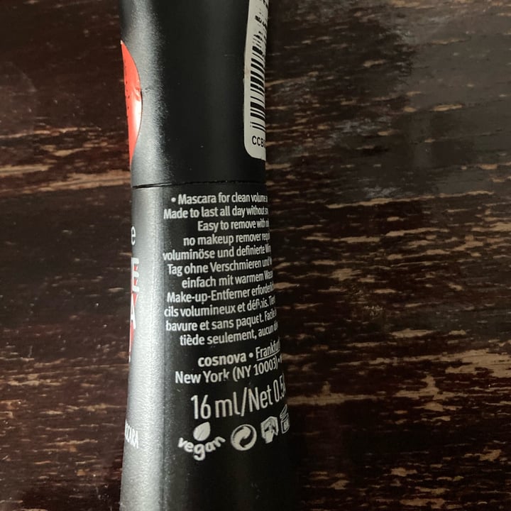 review photo of Essence Cosmetics Bye bye Panda Eyes Smudge-proof Volumizing and Defining Mascara shared by @m0rgan on 13 Jan 2022 - review