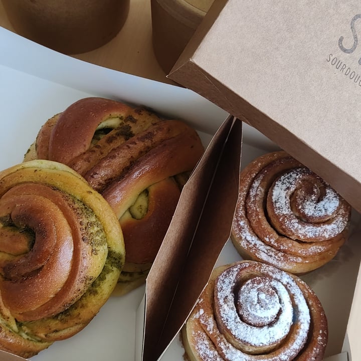 review photo of Slow Sourdough & Co. Pesto Buns shared by @giovannacaivano on 17 May 2022 - review