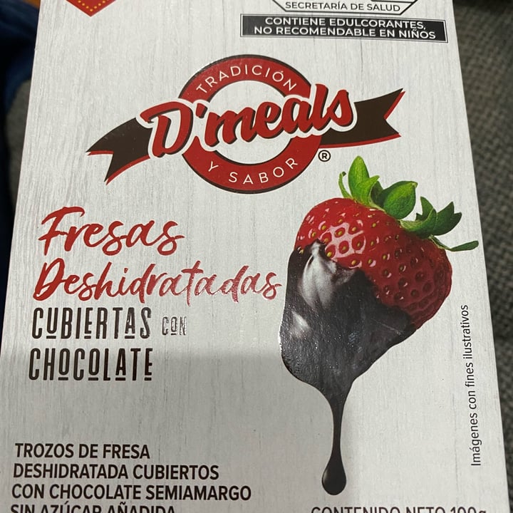 photo of D’meals Fresas Deshidratadas Cubiertas Con Chocolate shared by @carolinasternenstaub on  16 Nov 2021 - review