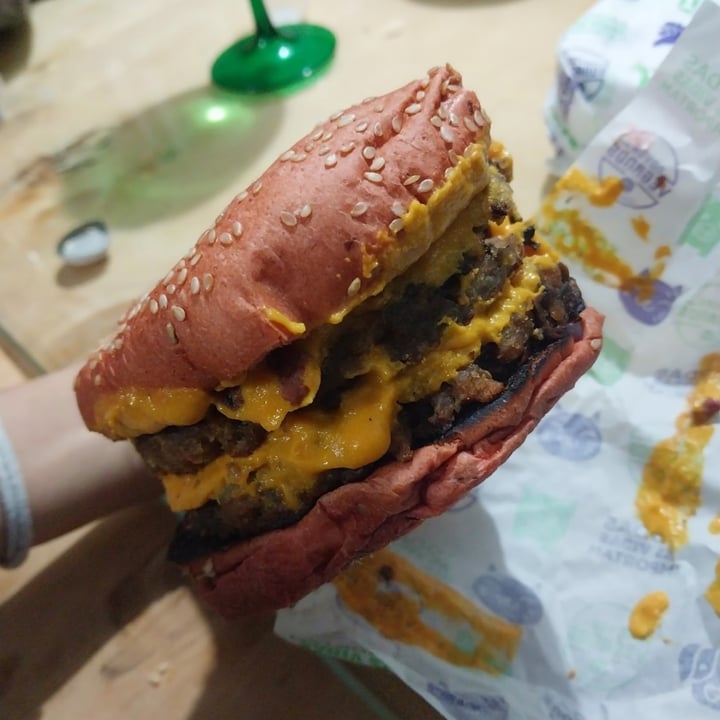 photo of NOW BURGER Smash cheese burger original de plantas shared by @tales on  10 Nov 2022 - review