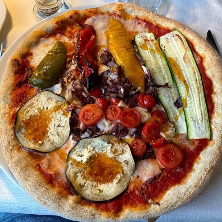 review photo of La Taverna Restaurant - Levico Lake Pizza “Las vegan” shared by @evntrz on 20 Aug 2020 - review