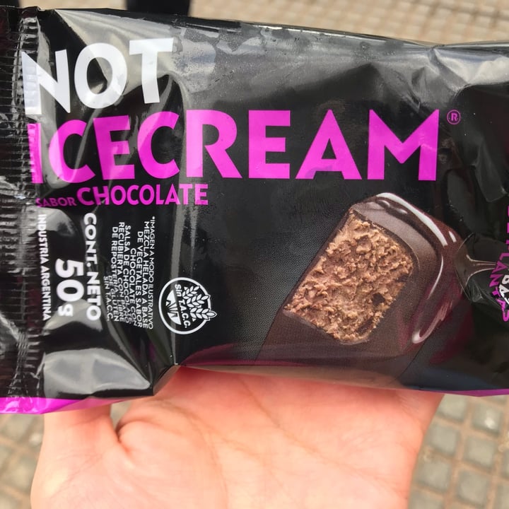photo of NotCo Not Icecream sabor Chocolate Tabletas Hechas a Base de Plantas shared by @juanalopez on  13 Oct 2021 - review