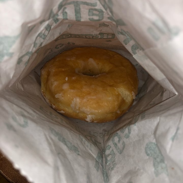 photo of Greggs Glazed Ring Doughnut shared by @annaleitner on  13 Dec 2021 - review