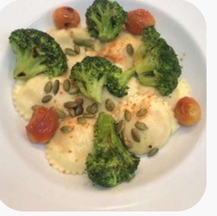 review photo of Dandy Saavedra Sorrentinos Vegan shared by @marina22 on 11 Jul 2021 - review
