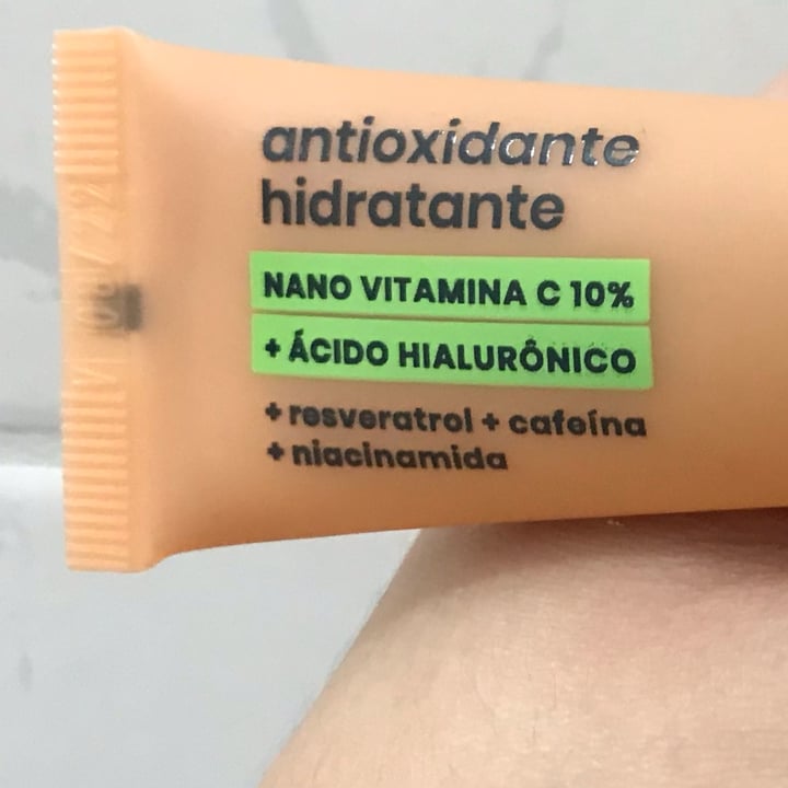 photo of Sallve Antioxidante Hidrante com Filtro Solar shared by @tatianybarbosa on  03 May 2022 - review