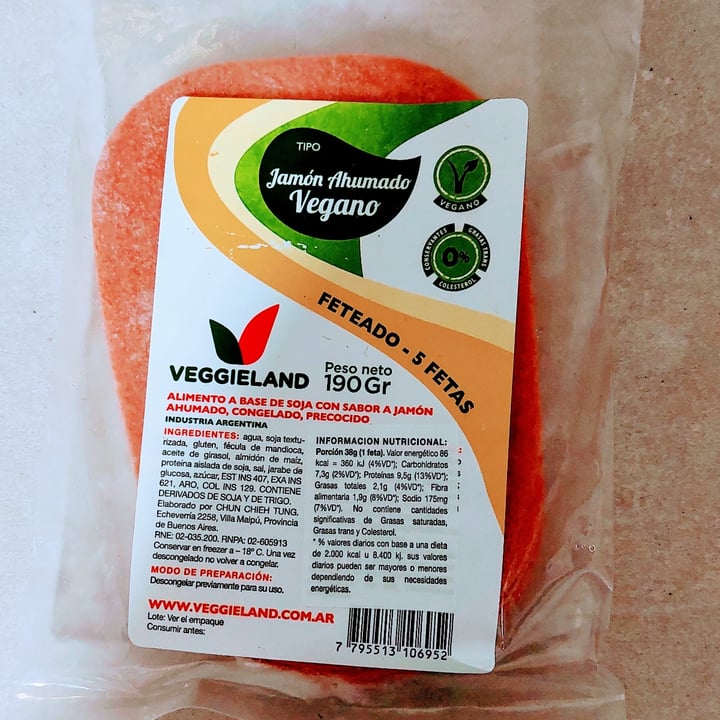 photo of Veggieland Jamon Ahumado En Trozo shared by @callia on  25 May 2022 - review