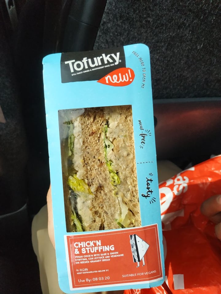 review photo of Tofurky Sandwich Chicken & Stuffing shared by @raquelvegan on 09 Mar 2020 - review