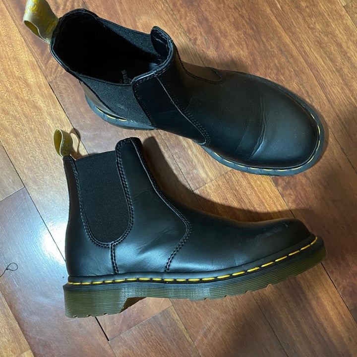 photo of Dr. Martens Vegan 2976 Chelsea Boots Black shared by @aloha88 on  02 Aug 2021 - review