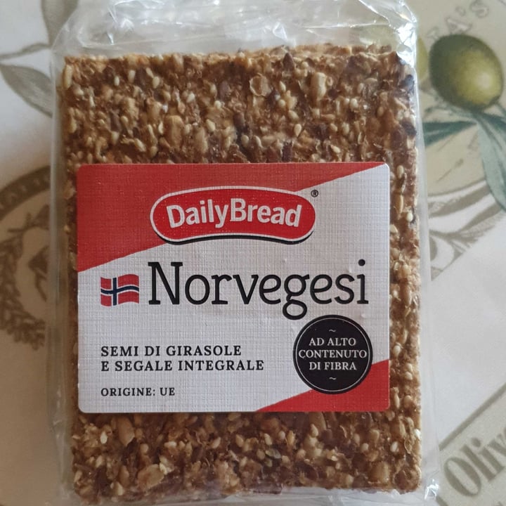 photo of DailyBread Norvegesi Semi Di Girasole E Segale Integrale shared by @leo1969 on  12 Jun 2022 - review