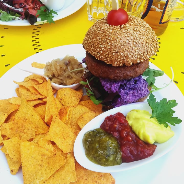 photo of Harvest Café-Bistrot Beyond Burger shared by @homovirido on  03 Jul 2020 - review