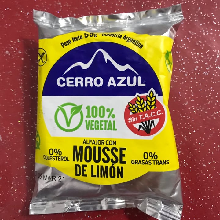 photo of Cerro Azul Alfajor con Mousse de Limón shared by @karengarzon on  17 Feb 2021 - review